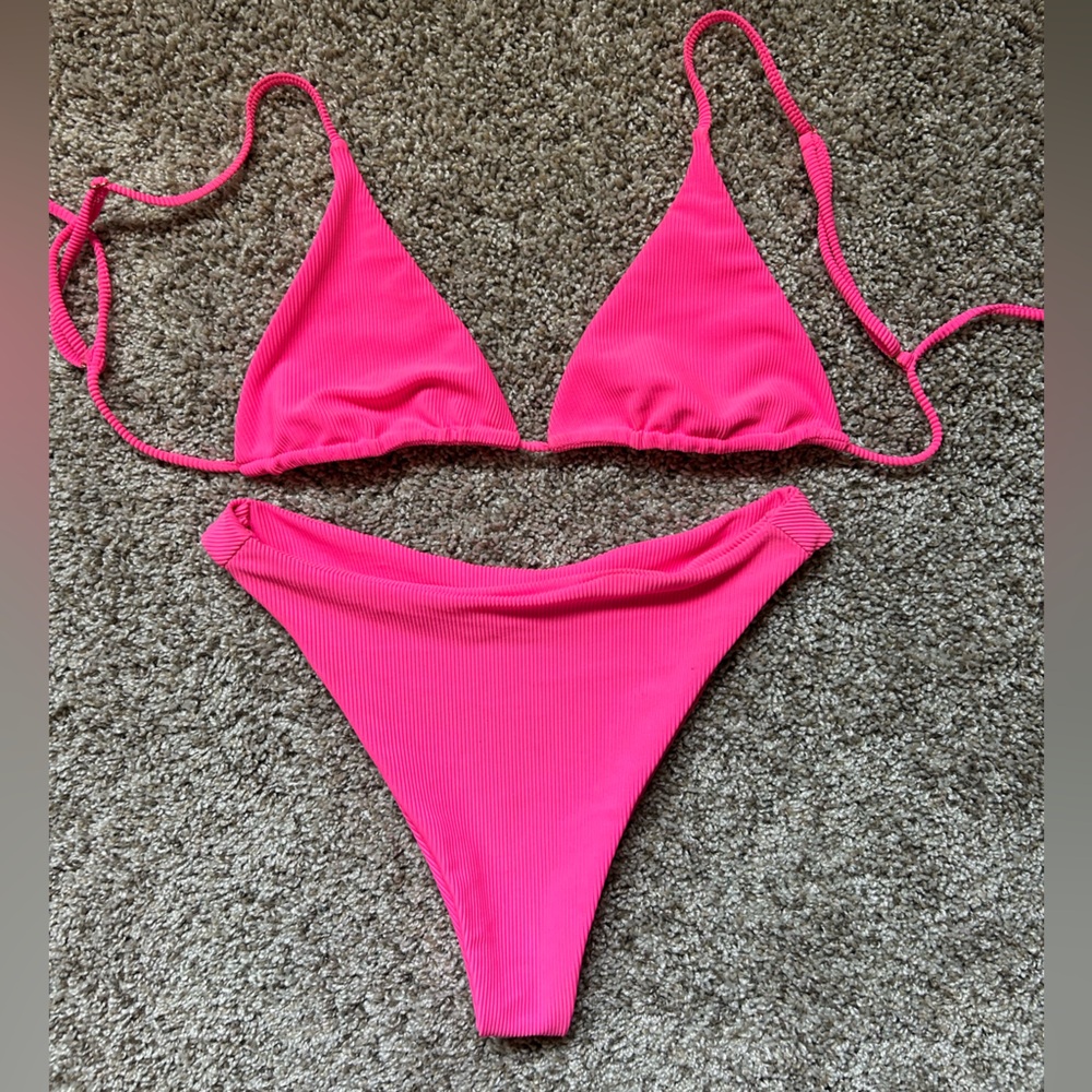 Pink ribbed Skatie bikini